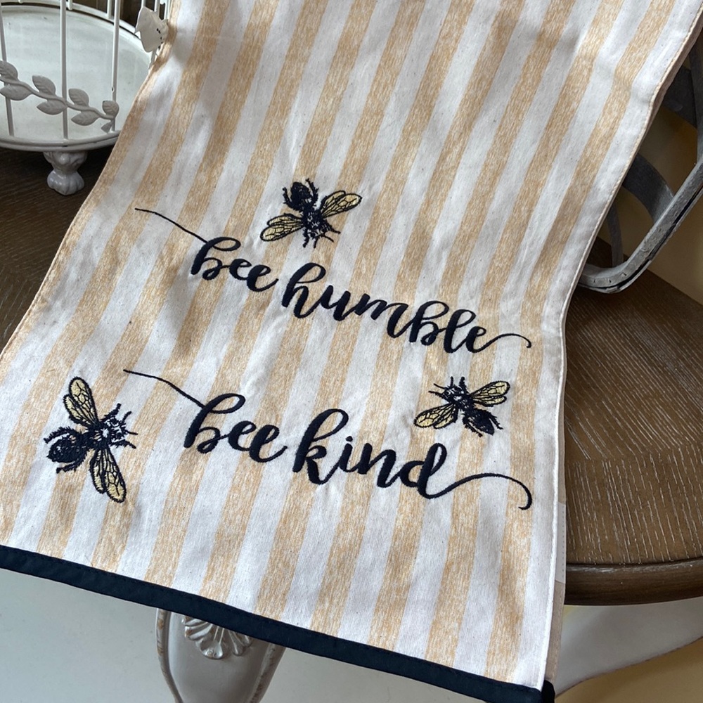NEW! Shabby Chic Cottage Honey Bee Humble Bee Kind Dining Table Runner